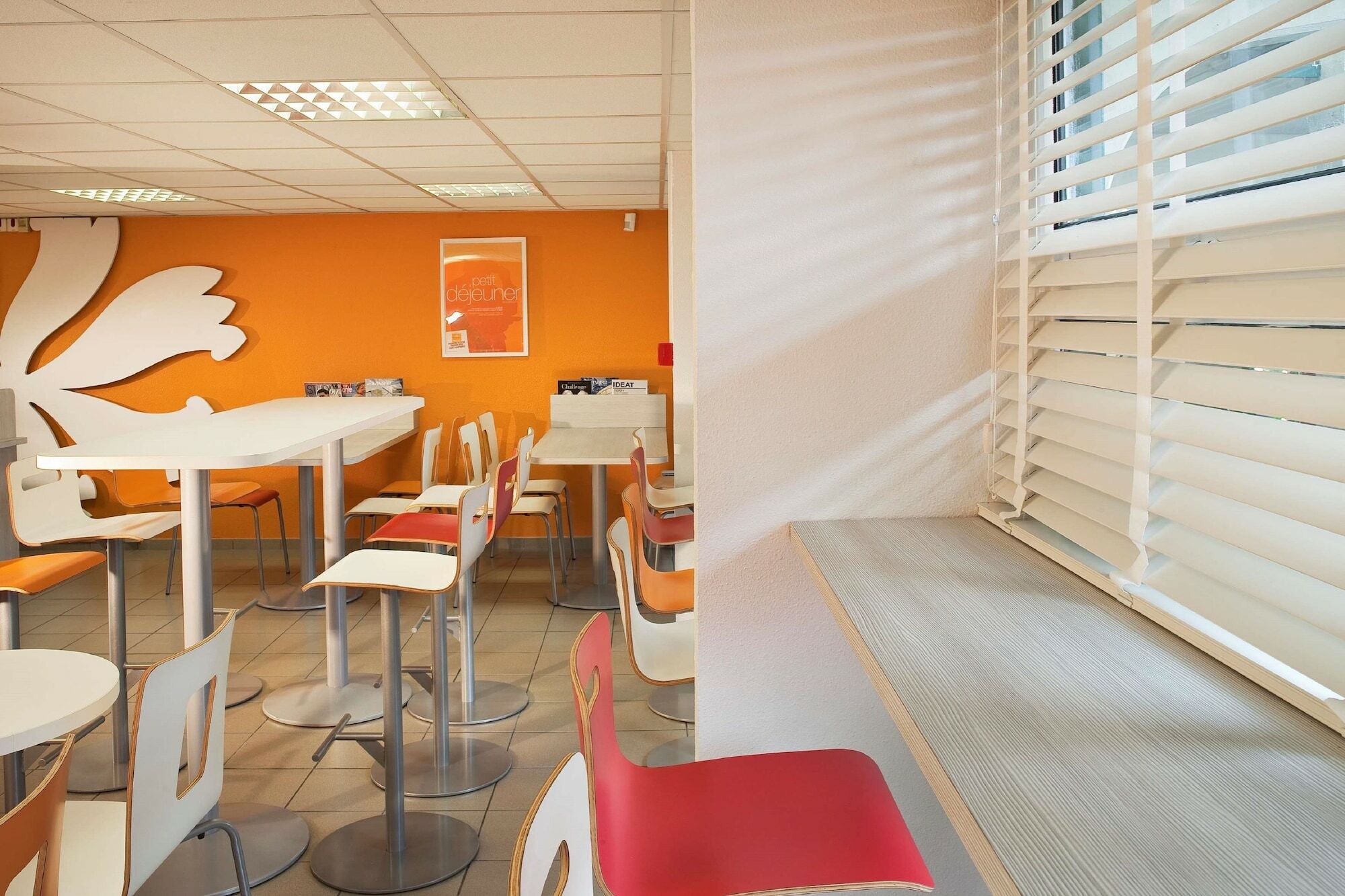 Premiere Classe Valenciennes Ouest Petite Foret Esterno foto